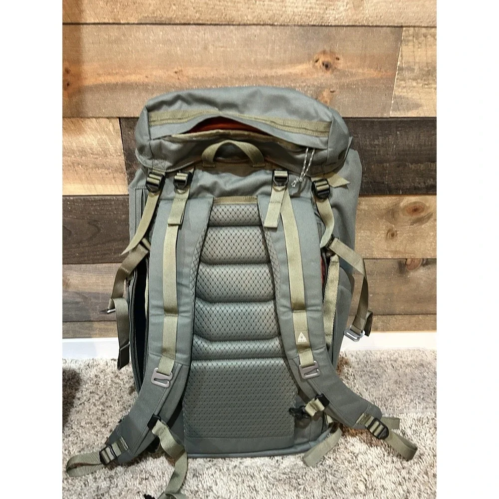Salkan The‎ Carry-On 35L Green Gorpcore Hiking Backpack EUC